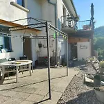 Apartment, By The Canal L Est,river Coney Vosges France شقة